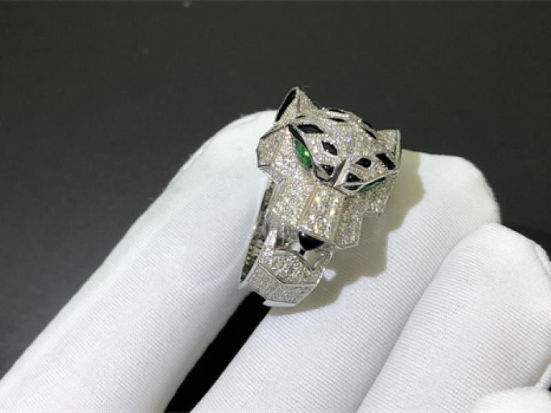  Cheetah Ring, set with diamonds in 18K white gold