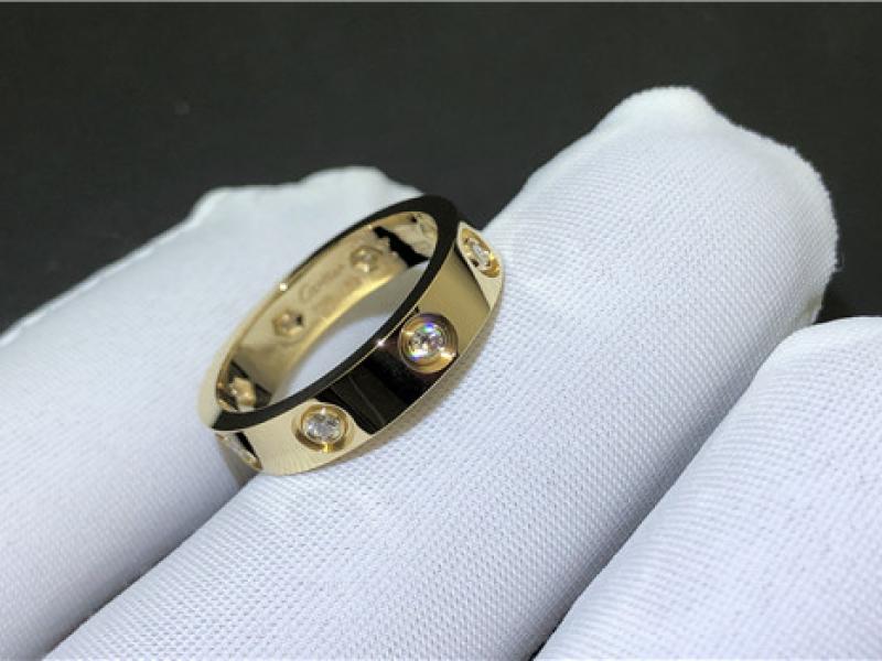 Custom LOVE wedding ring, set with 8 diamonds, 18K gold