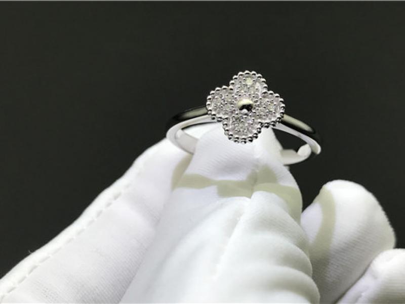 Custom Sweet Alhambra ring