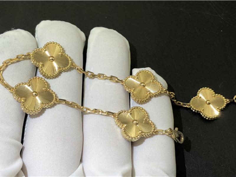 Custom Vintage Alhambra bracelet with 5 lucky four leaf patterns-2