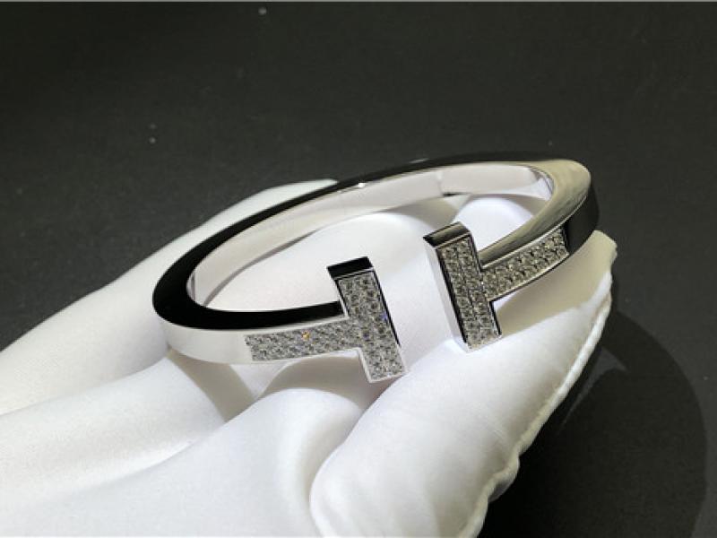 Custom set diamond square bracelet