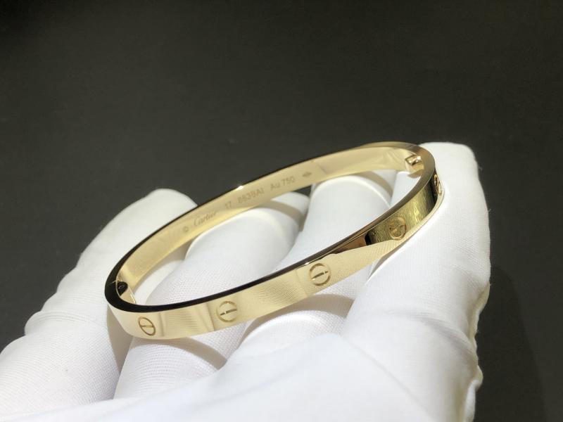 LOVE Bracelet, Medium Size, 18K Gold