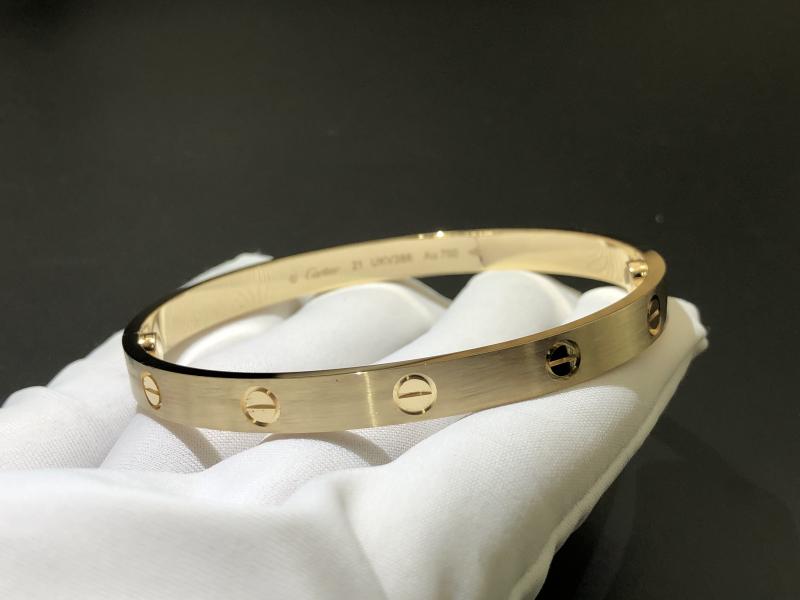 LOVE bracelet, classic style, brushed finish, 18K gold