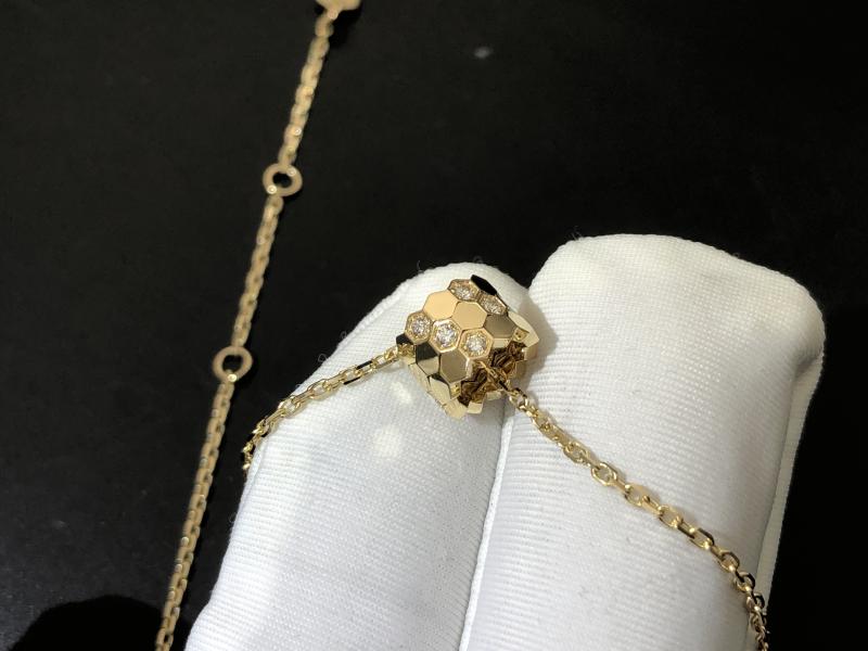Love·Nest Series Trumpet Necklace Gold, Diamond
