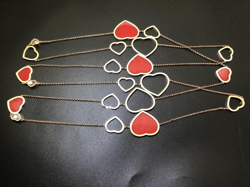 Pendant, rose gold, diamond, red carnelian