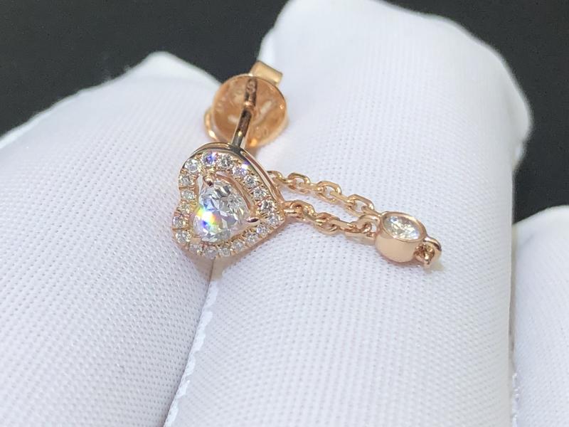 Single-sided rose gold diamond earrings