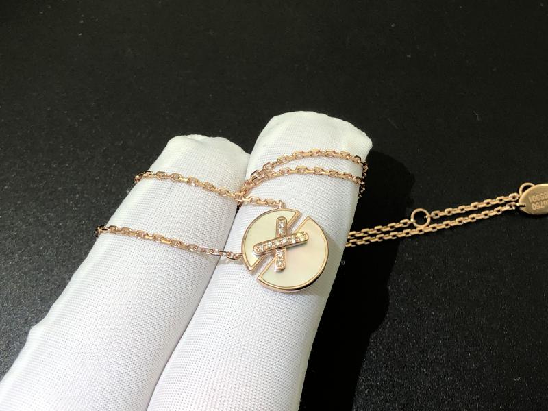 Small Pearl Mother-of-Pearl Pendant