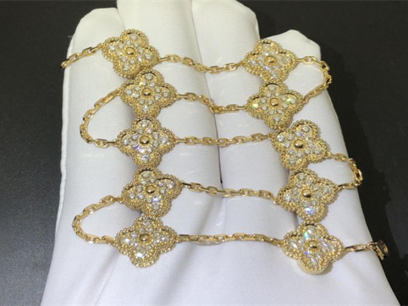 Vintage Alhambra necklace with 10 patterns