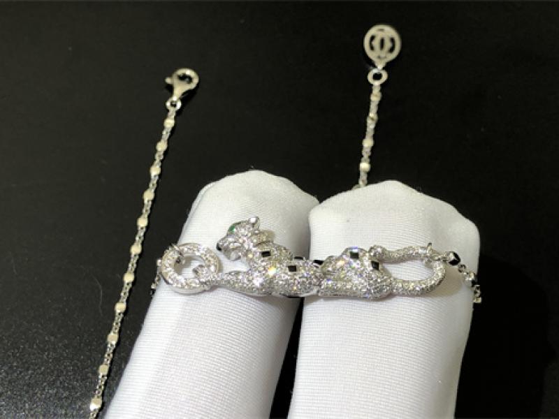  Cheetah Pendant Necklace with 18K White Gold Set with Diamonds